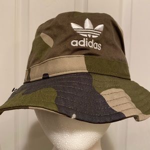 Adidas Camo bucket hat, never use